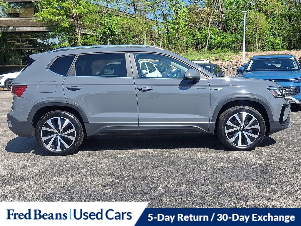 Certified 2023 Volkswagen Taos SE w/ Panoramic Sunroof Package AWD/4WD image 7