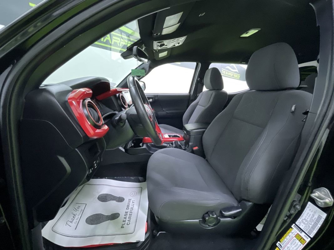 Used 2019 Toyota Tacoma TRD Off-Road w/ Technology Package image 16