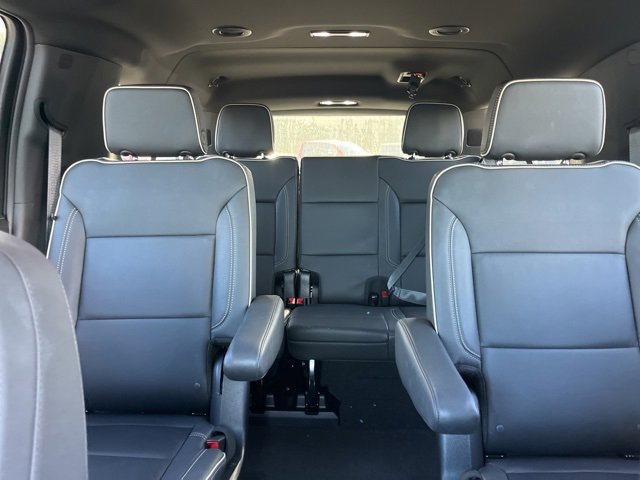 Used 2024 Chevrolet Suburban Premier image 34