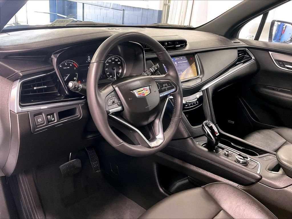 Used 2024 Cadillac XT6 Luxury w/ LPO, Floor Liner Package AWD/4WD image 8