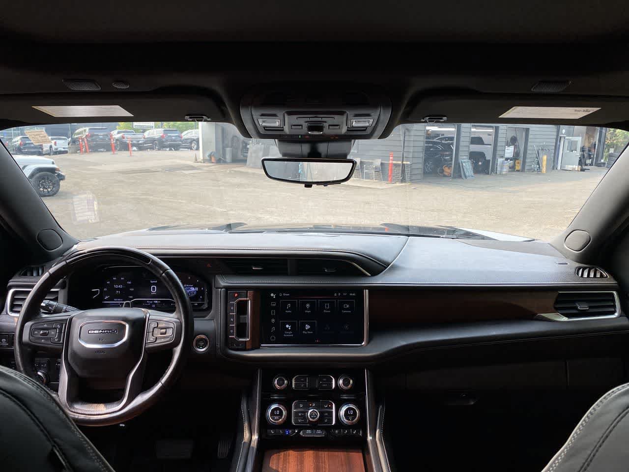 Used 2023 GMC Yukon XL Denali Ultimate AWD/4WD image 13
