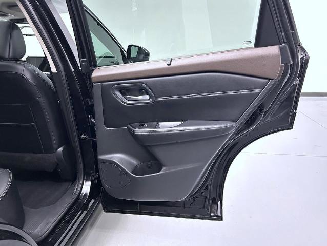 Certified 2023 Nissan Rogue SL w/ SL Premium Package AWD/4WD image 17