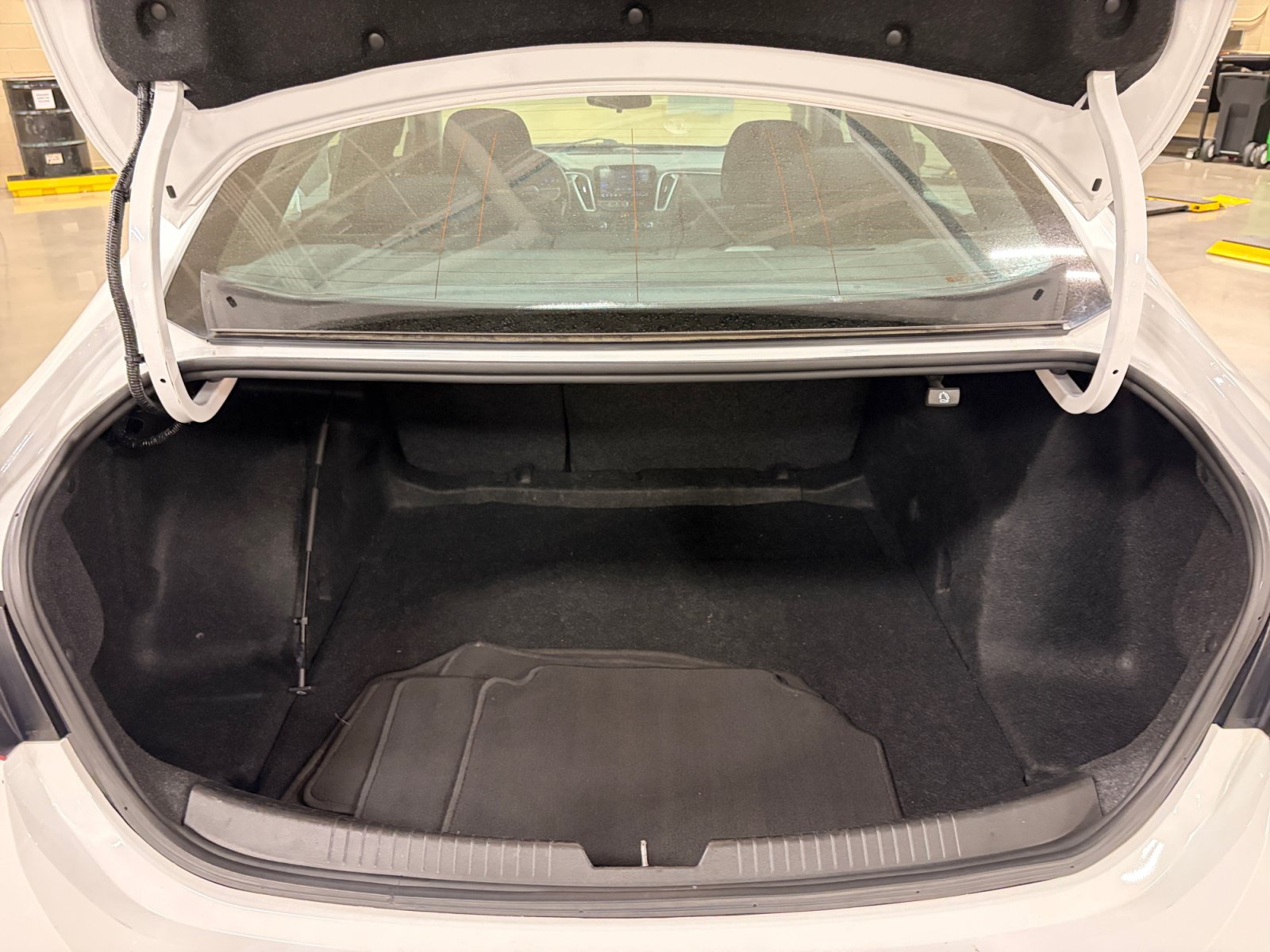 Used 2022 Chevrolet Malibu LT FWD image 29
