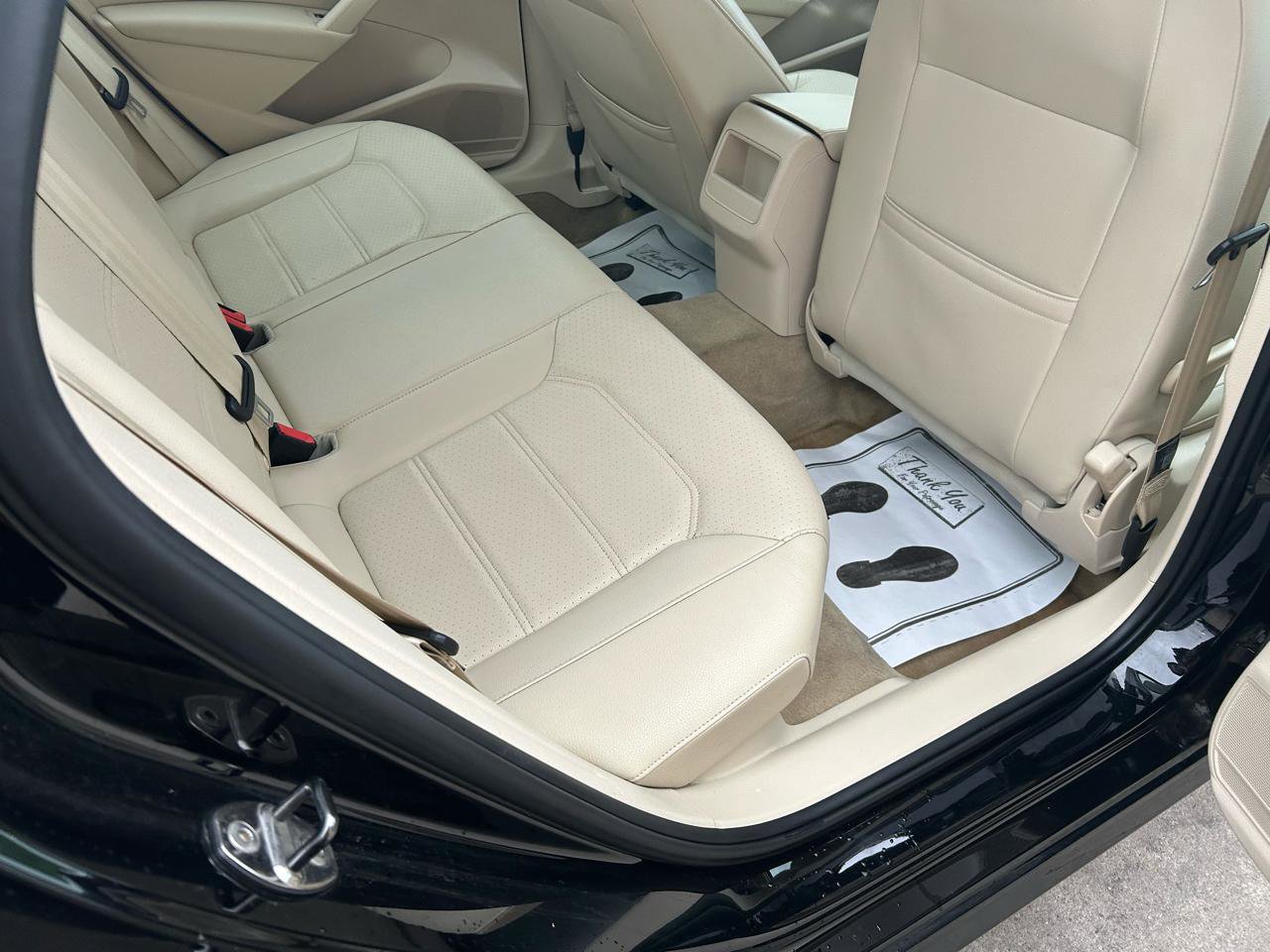 Used 2014 Volkswagen Passat 1.8T Wolfsburg Edition image 11