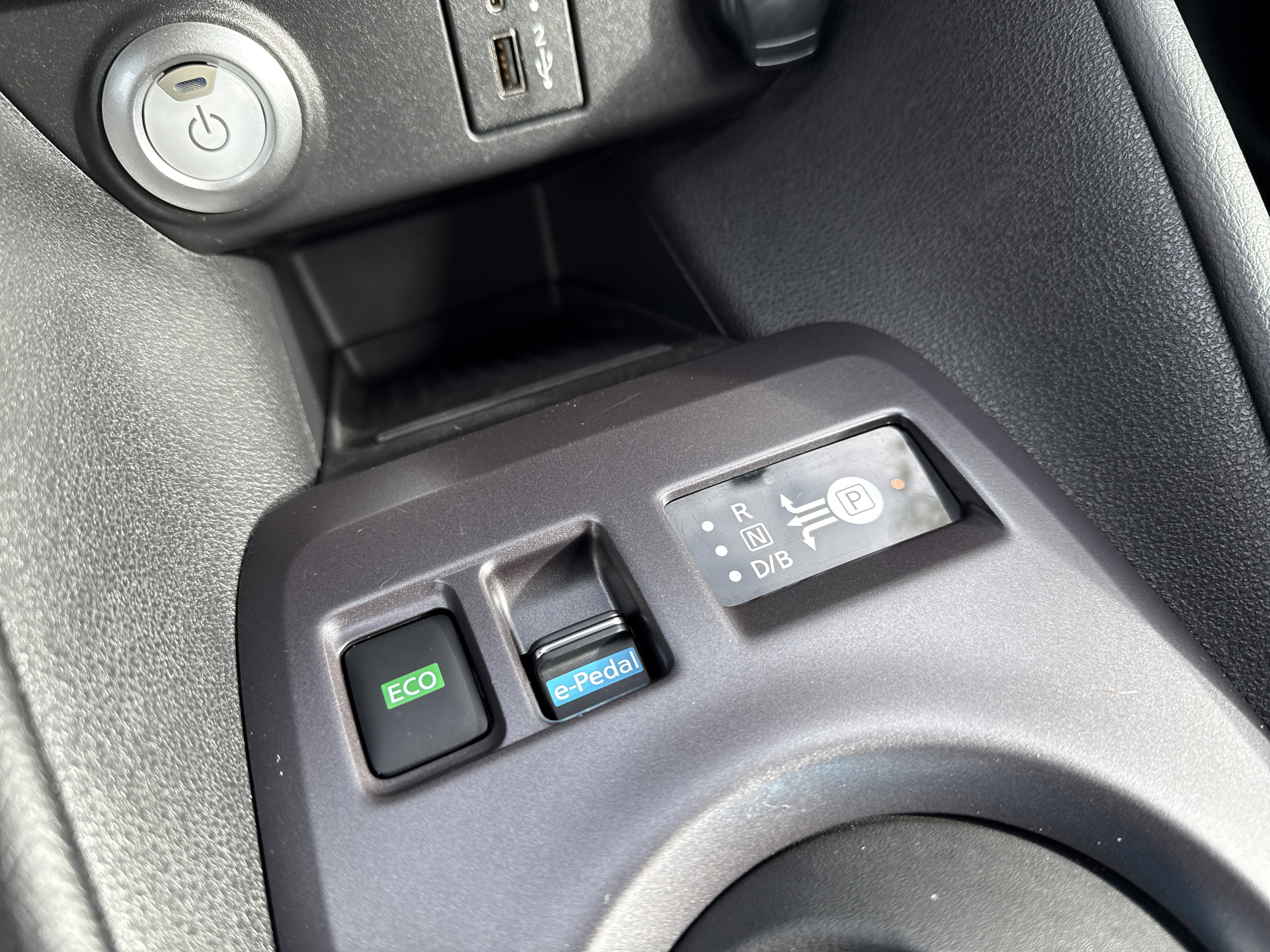 Certified 2024 Nissan Leaf S image 19