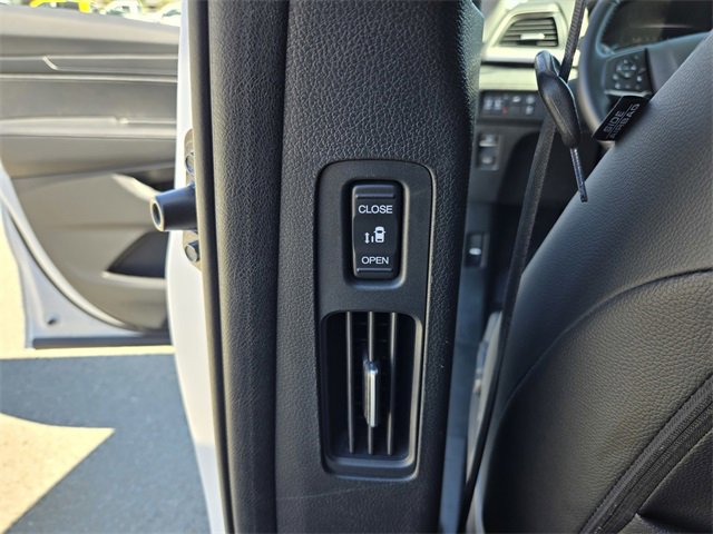 Used 2024 Honda Odyssey EX-L image 17