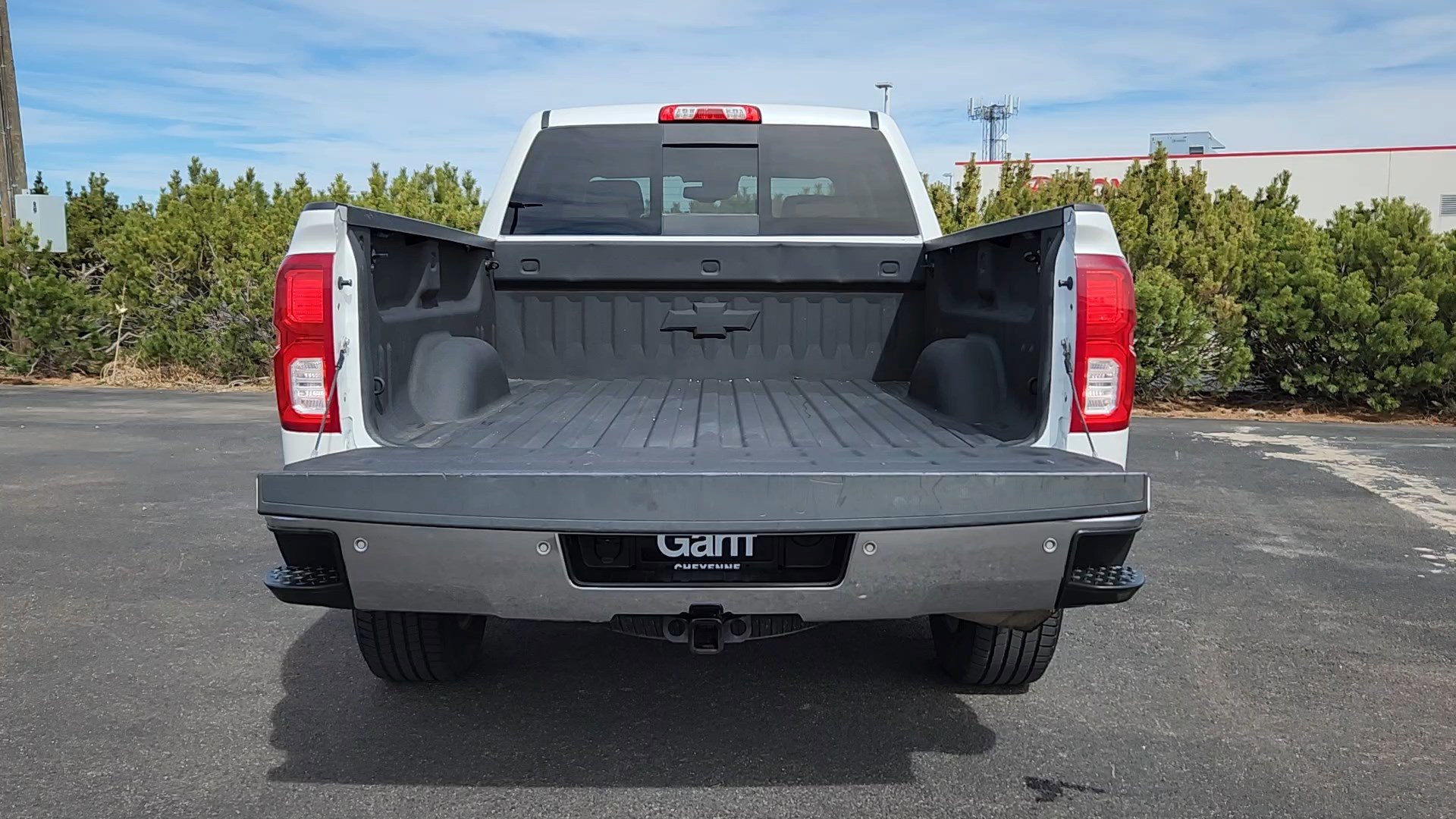 Used 2016 Chevrolet Silverado 1500 LTZ w/ LTZ Plus Package AWD/4WD image 18