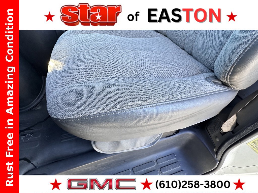 Used 2015 GMC Savana 3500 Extended w/ Smoker's Package image 13