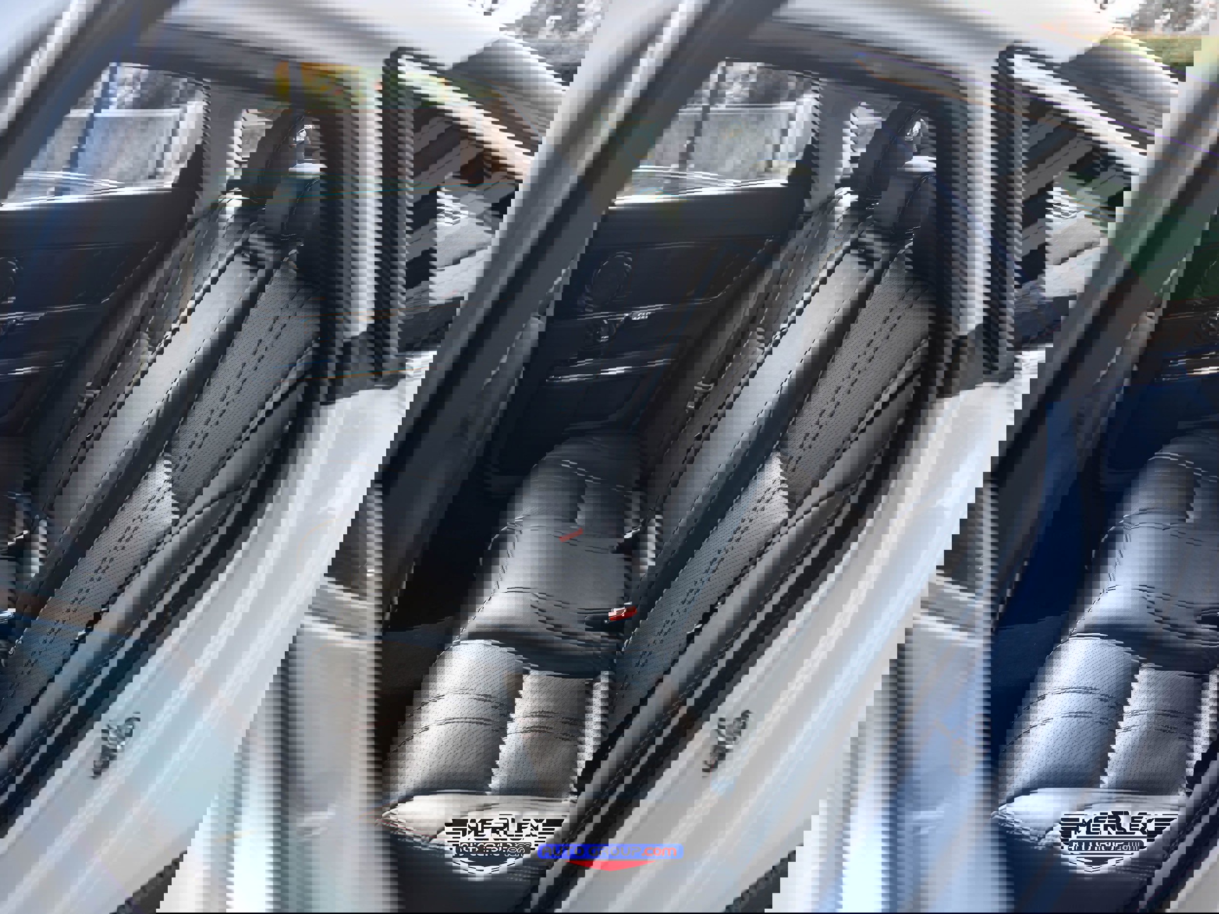 Used 2019 Jaguar XJ R-Sport image 20