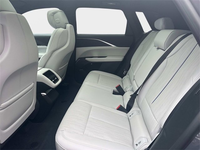 New 2025 Cadillac Lyriq Luxury image 13