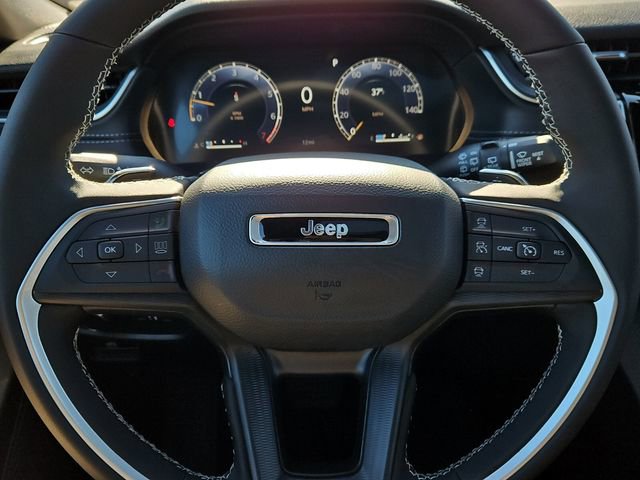 New 2025 Jeep Grand Cherokee Altitude RWD image 12
