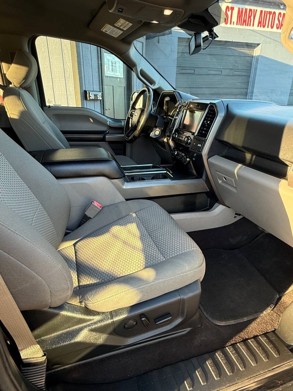 Used 2019 Ford F150 XLT w/ Equipment Group 302A Luxury AWD/4WD image 9