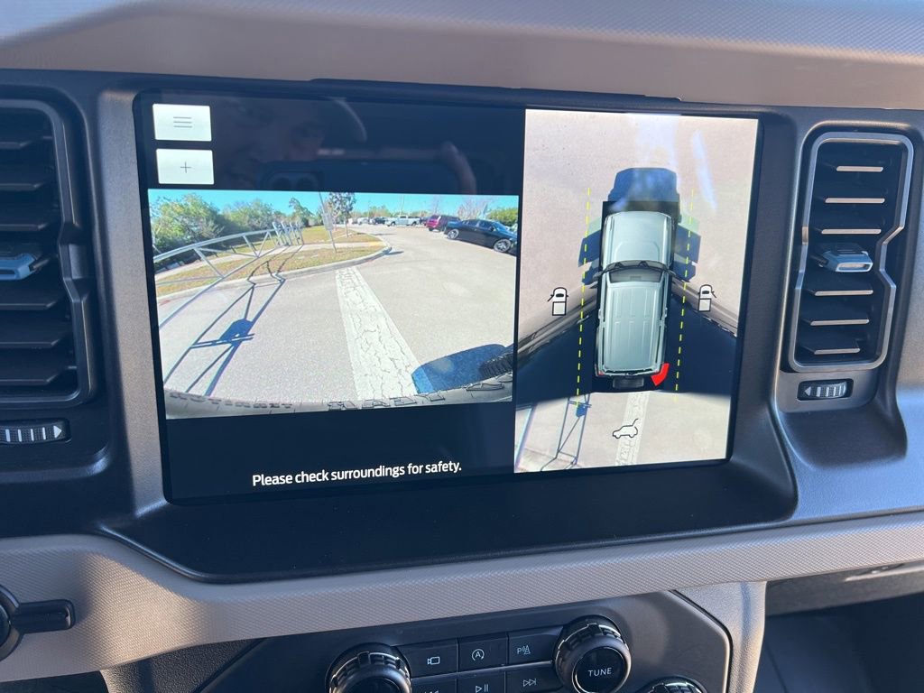 Used 2023 Ford Bronco Wildtrak image 32