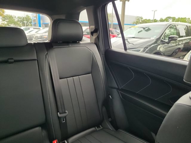 Used 2024 Volkswagen Tiguan SE R-Line AWD/4WD image 18