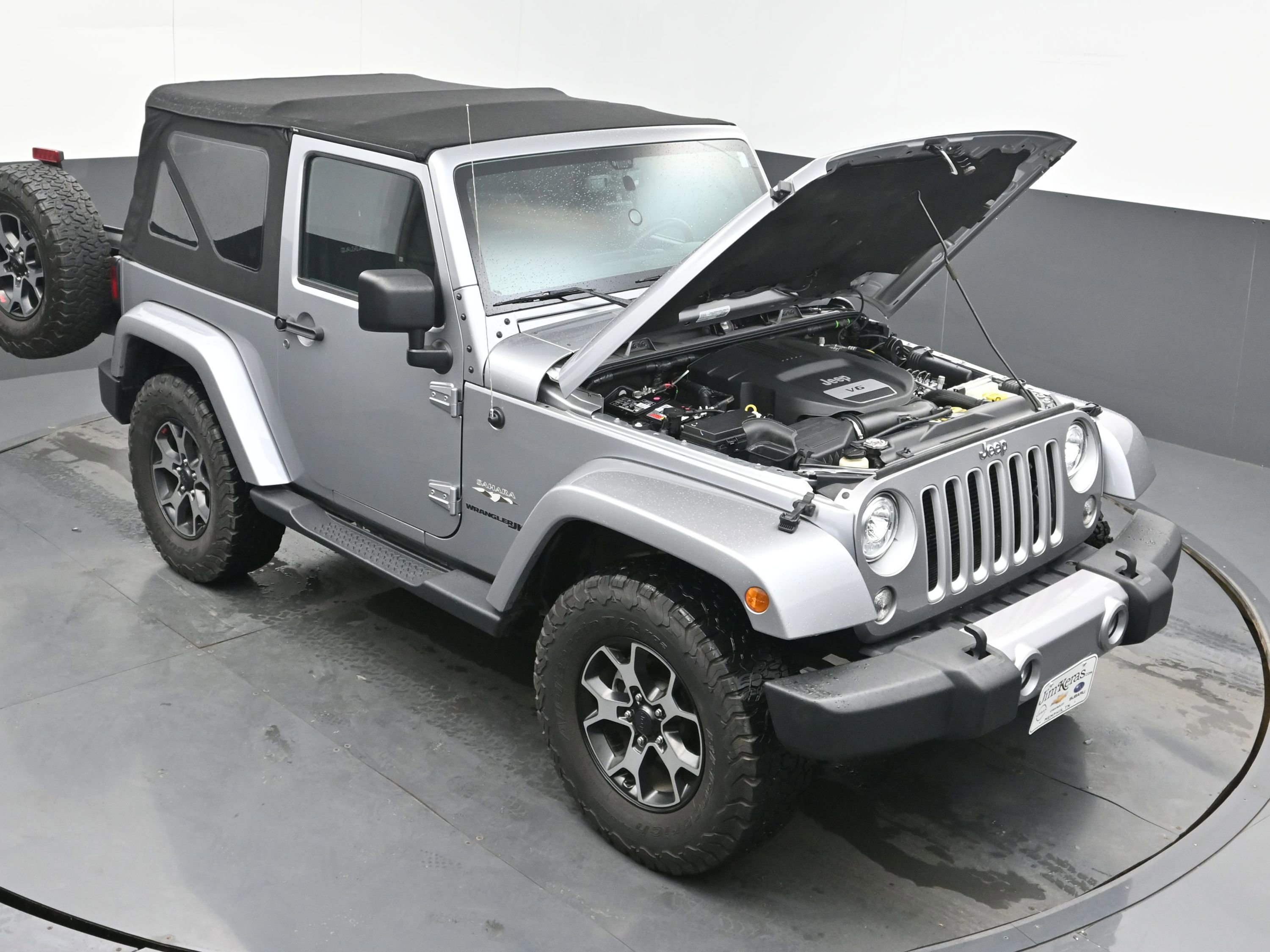 Used 2018 Jeep Wrangler Sahara w/ Connectivity Group image 38