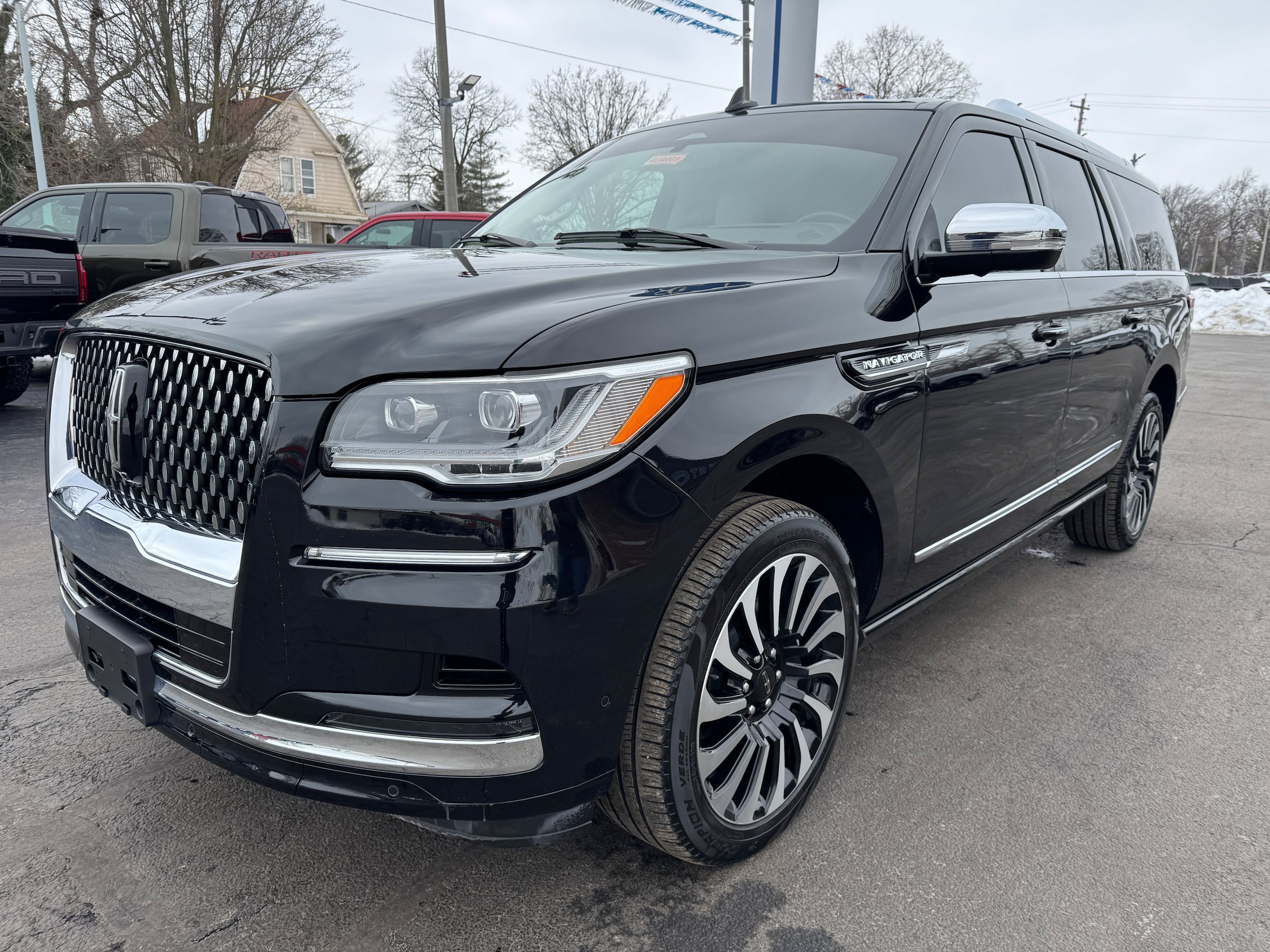 Used 2023 Lincoln Navigator L Black Label AWD/4WD image 3
