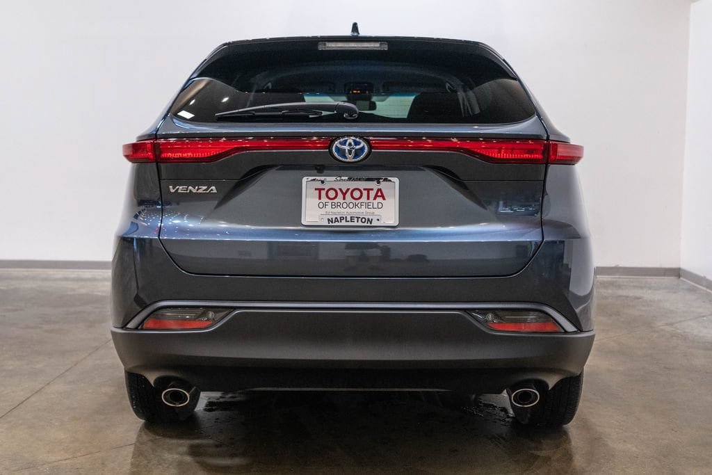 Certified 2024 Toyota Venza LE AWD/4WD image 8