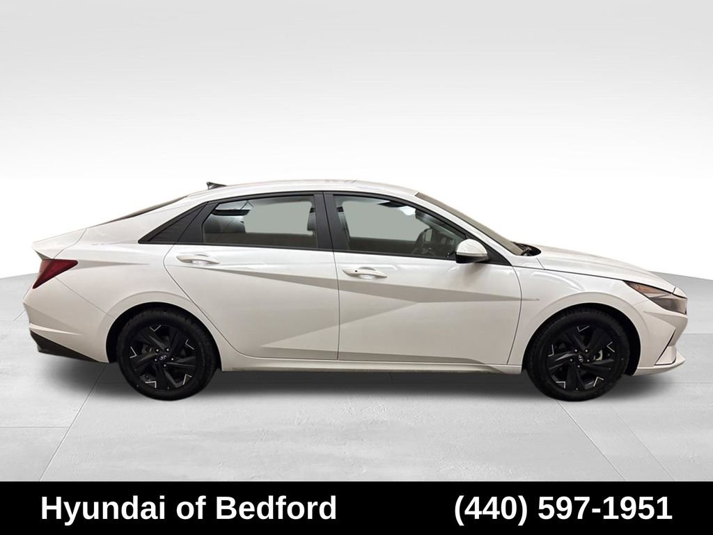 Used 2021 Hyundai Elantra SEL w/ Convenience Package FWD image 4