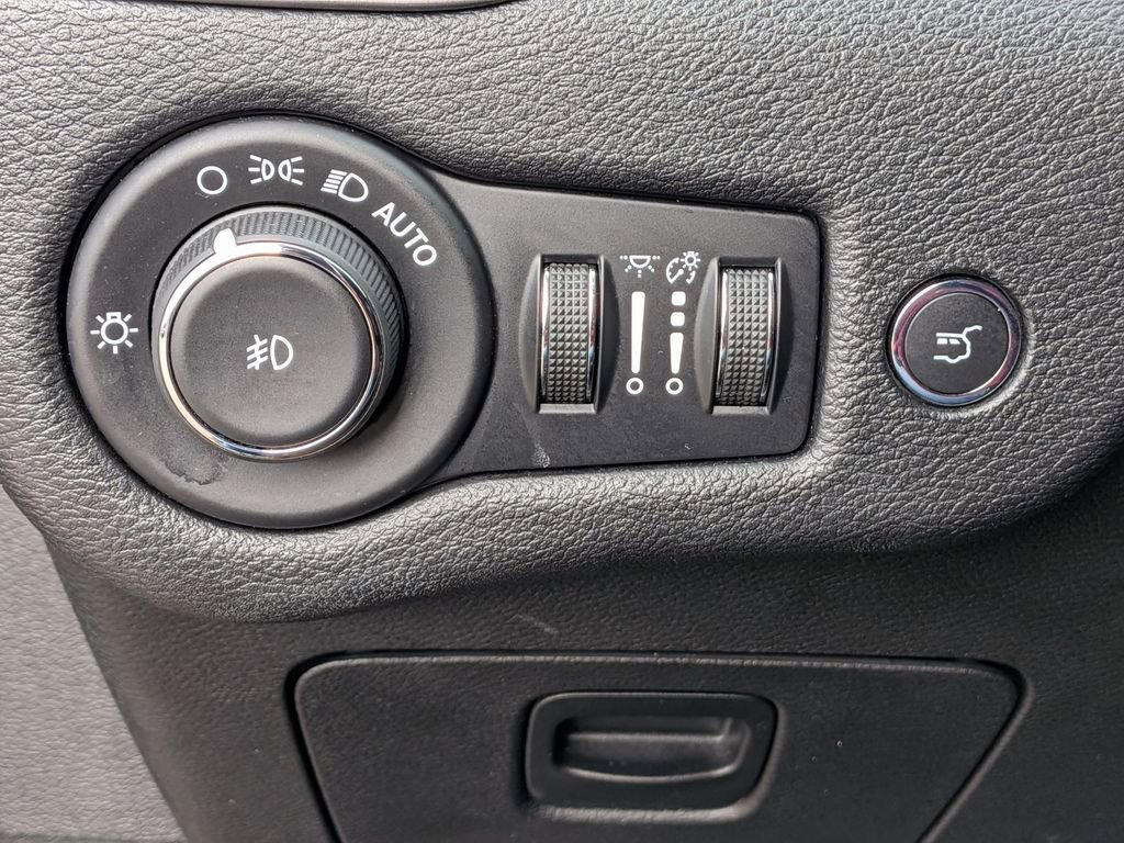 Used 2020 Jeep Cherokee Latitude Plus w/ Cold Weather Group image 15