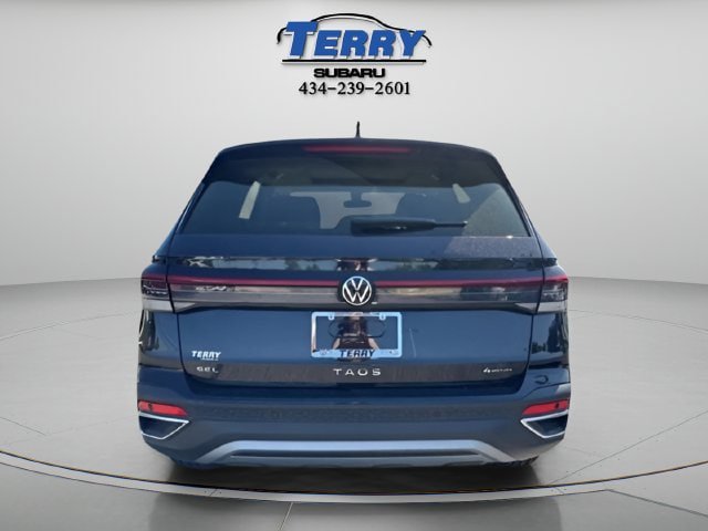 Used 2026 Volkswagen Taos SEL AWD/4WD image 4