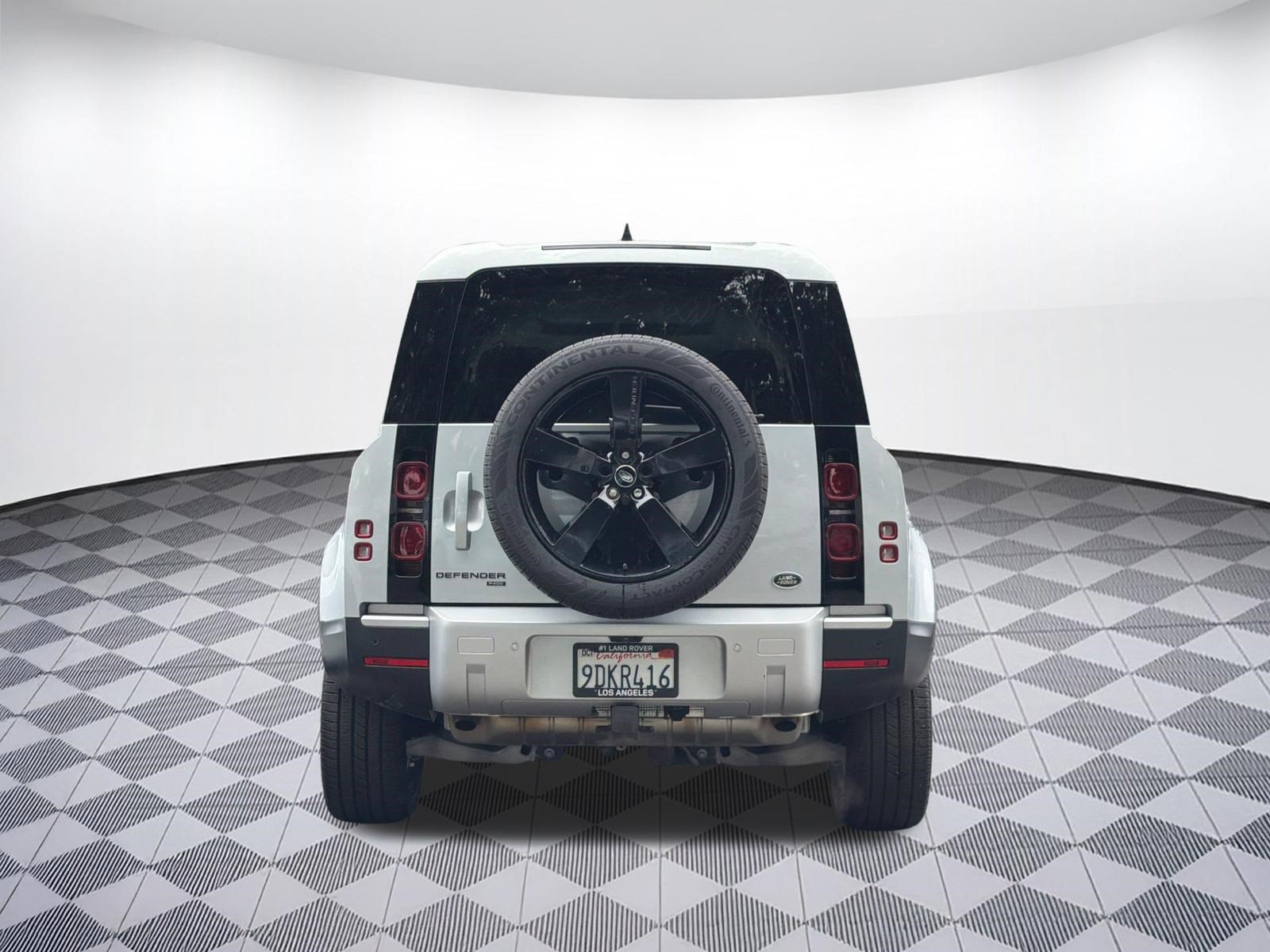 Used 2023 Land Rover Defender 110 SE AWD/4WD image 9