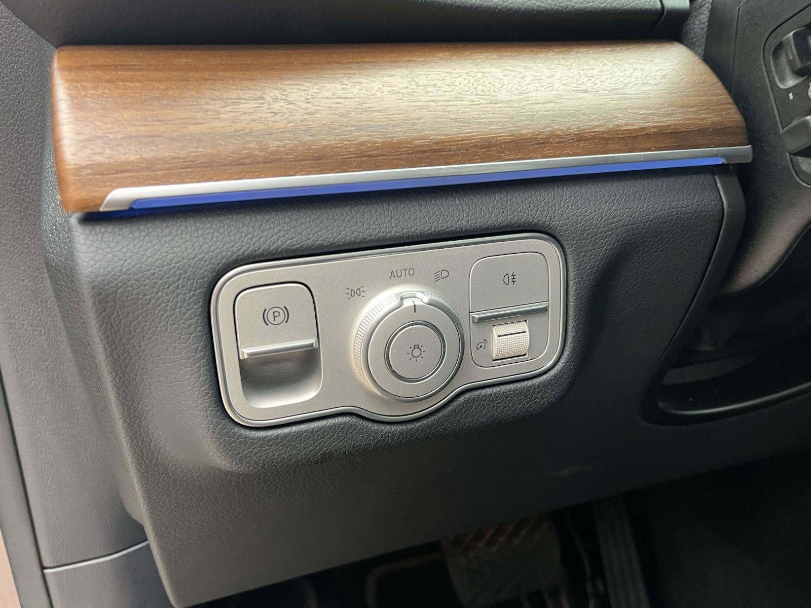 Certified 2025 Mercedes-Benz GLE 350 4MATIC image 21