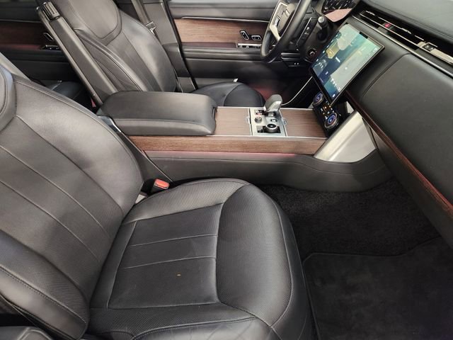 New 2023 Land Rover Range Rover SE image 3