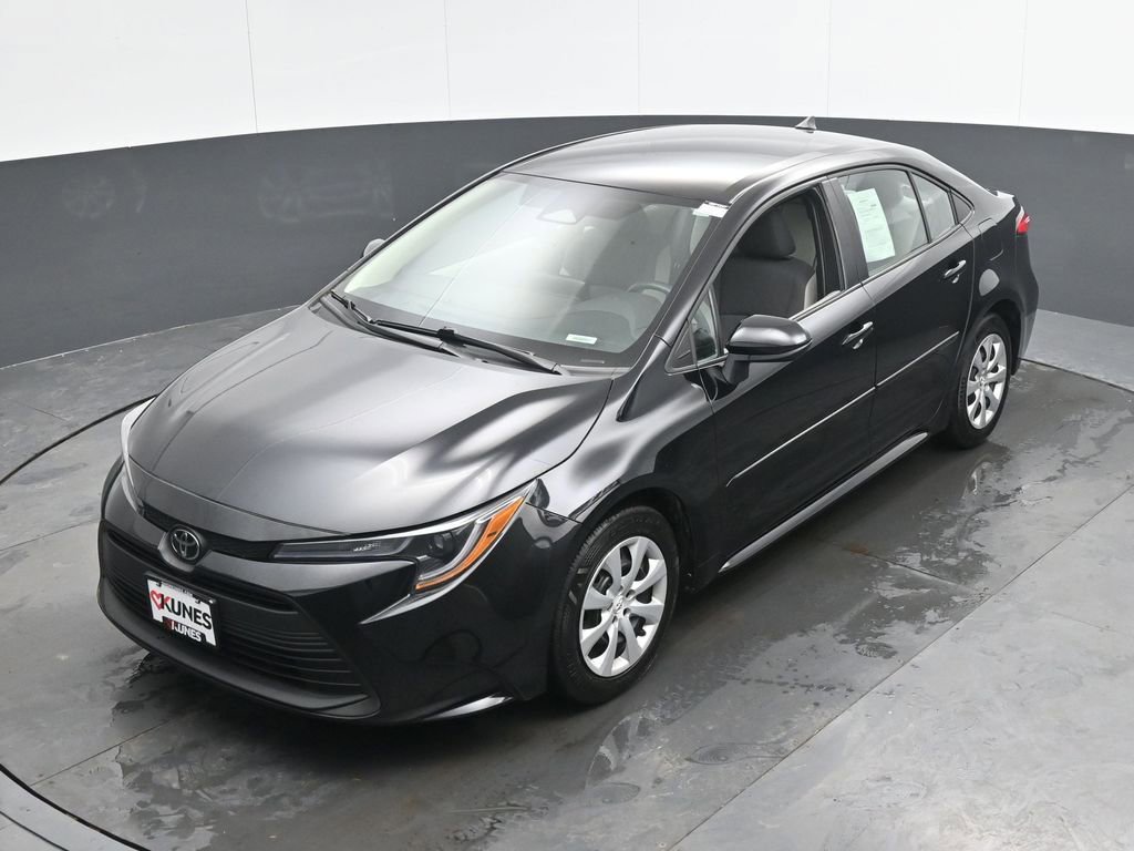 Used 2024 Toyota Corolla LE image 39