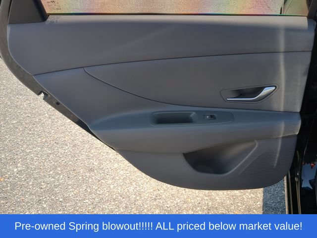Used 2023 Hyundai Elantra SE FWD image 32