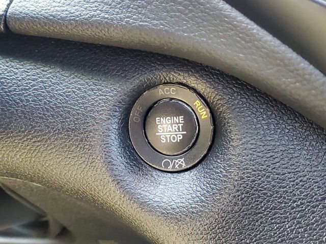 Used 2019 Jeep Cherokee Limited image 16