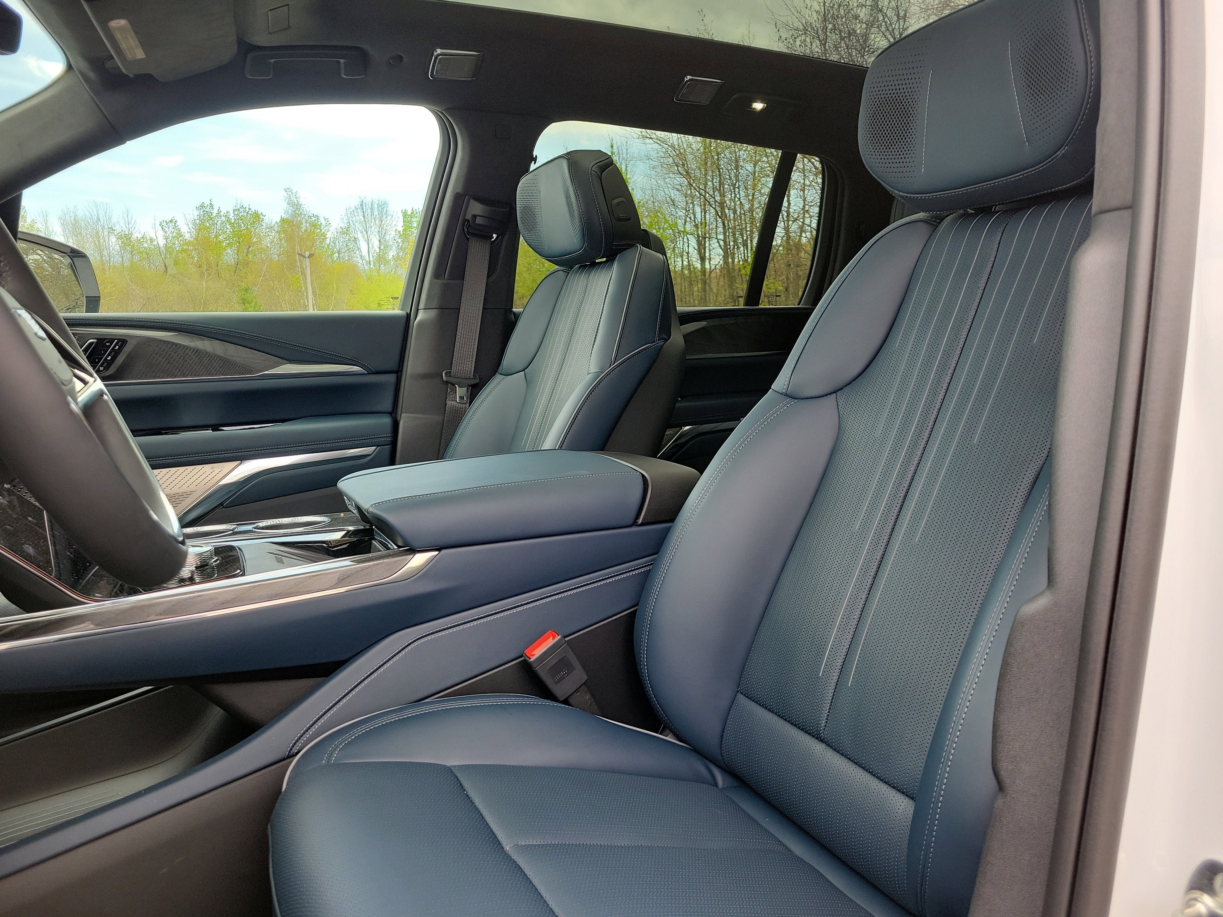 New 2025 Cadillac Escalade IQ Sport 2 AWD/4WD image 4