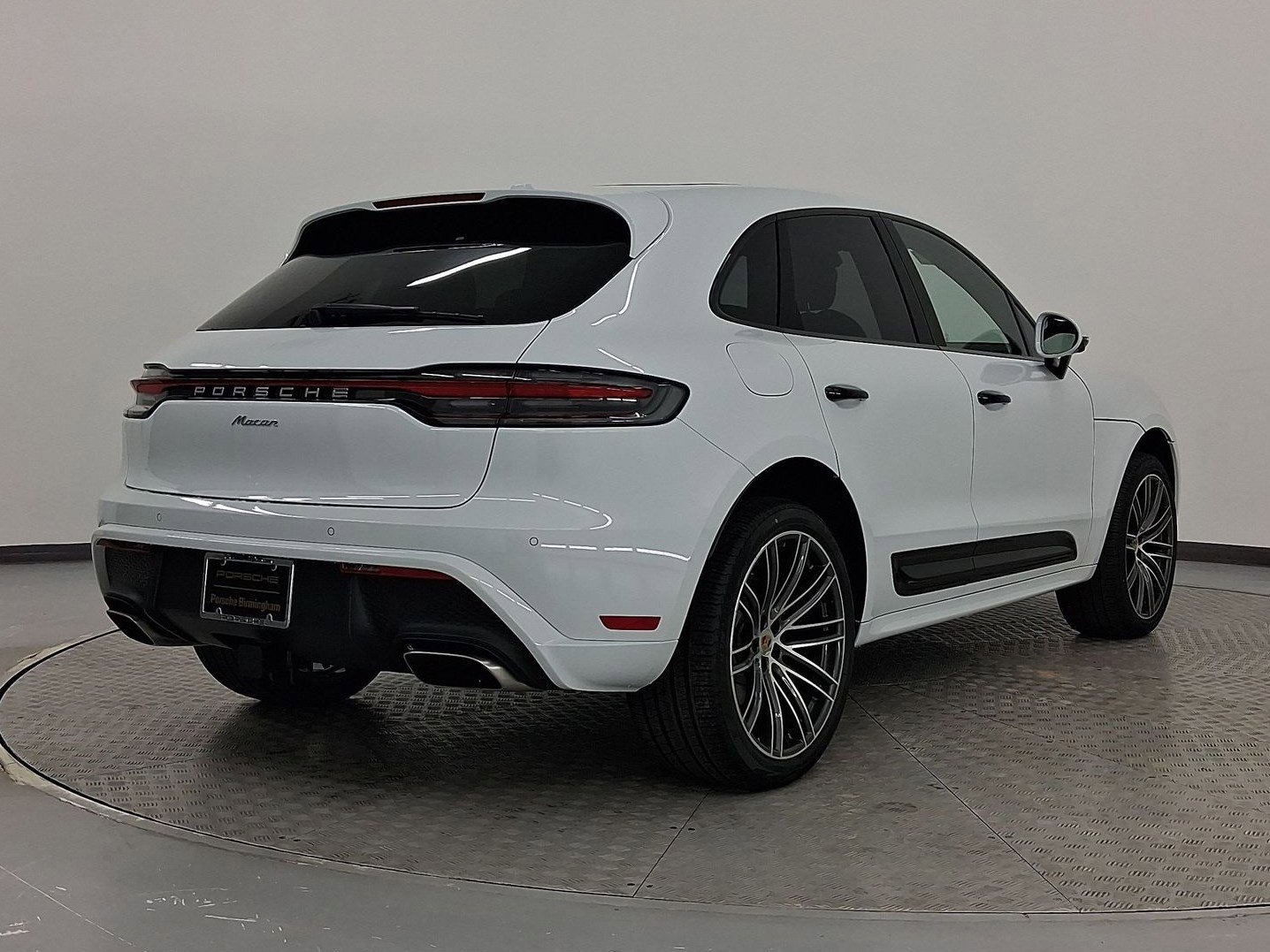 New 2026 Porsche Macan image 7