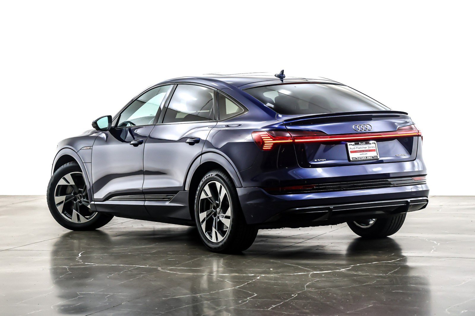 Used 2022 Audi e-tron Premium w/ Convenience Plus Package image 13