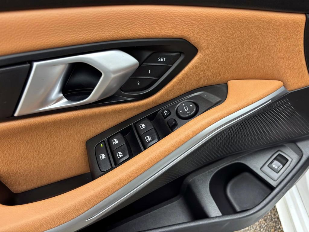 Used 2025 BMW 330i xDrive Sedan w/ Premium Package image 13