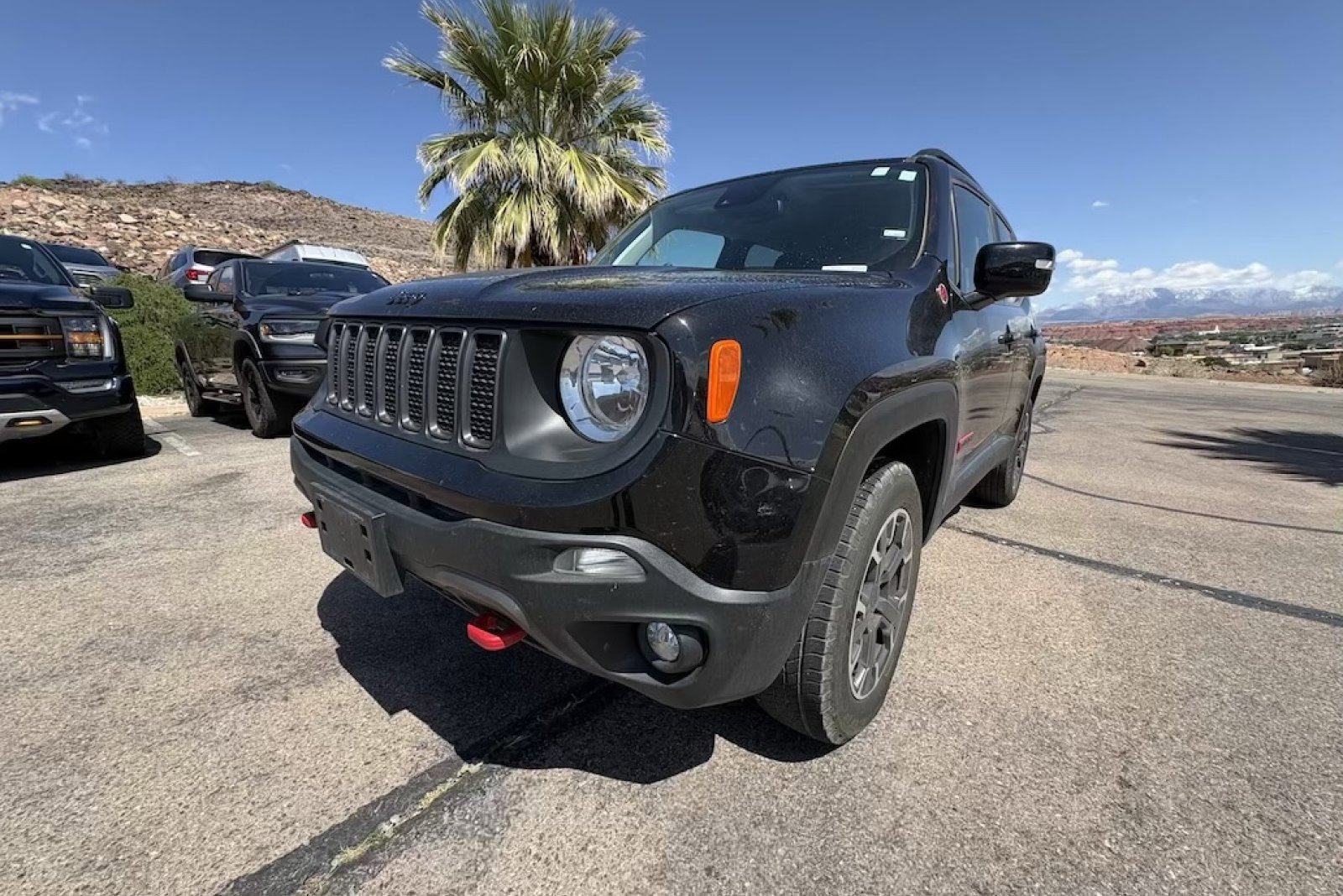 Used 2023 Jeep Renegade Trailhawk AWD/4WD image 1
