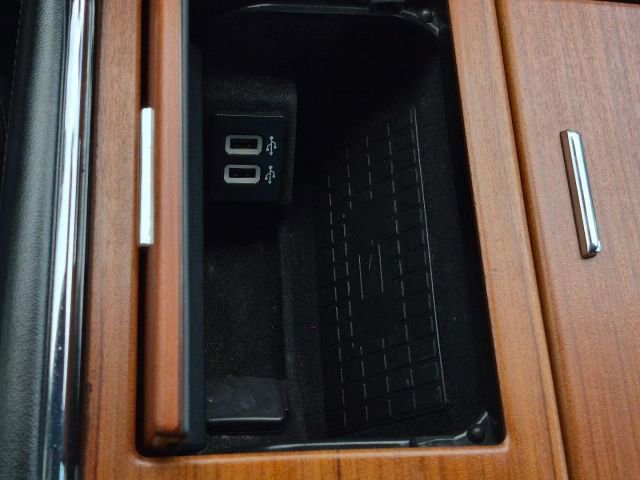 Used 2018 Lincoln Navigator Select w/ Technology Package image 32