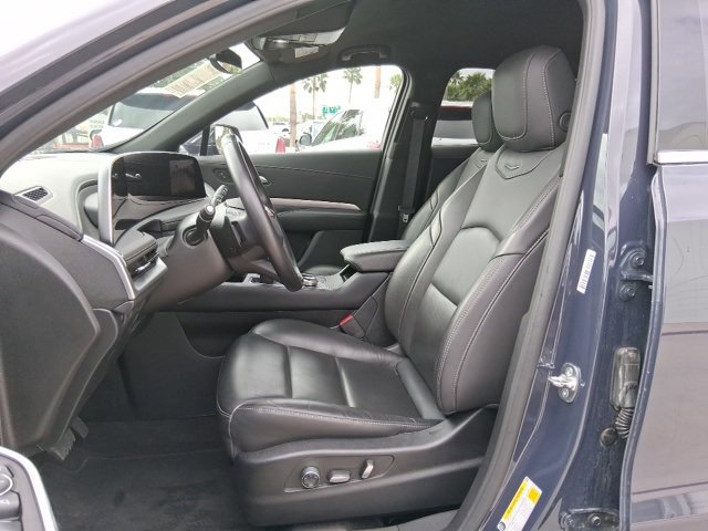 Used 2025 Cadillac XT4 Premium Luxury image 19