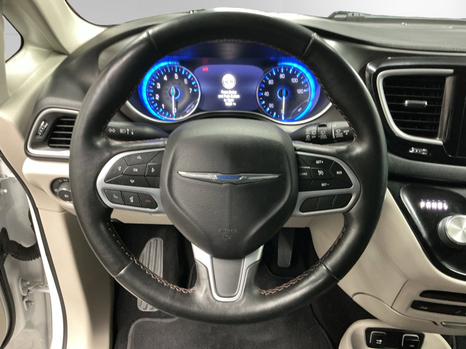 Used 2020 Chrysler Pacifica Touring-L Plus image 12