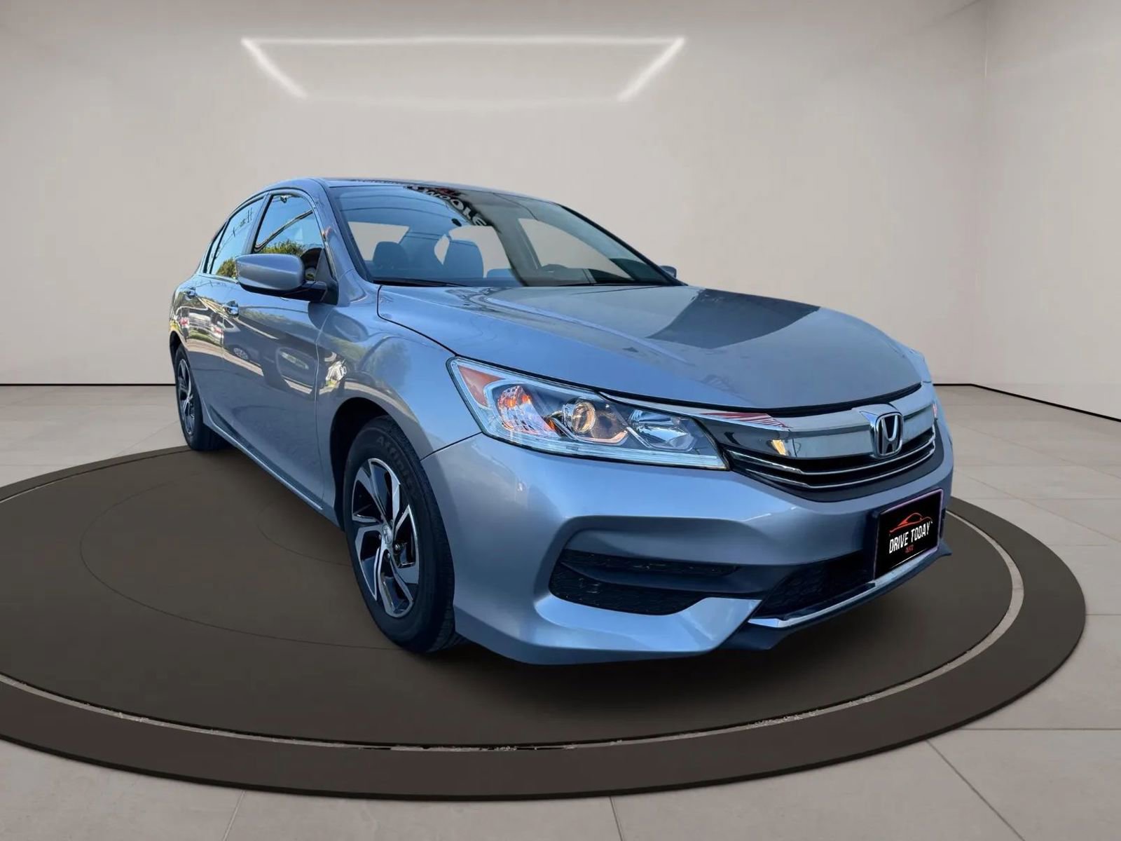 Used 2016 Honda Accord LX image 2