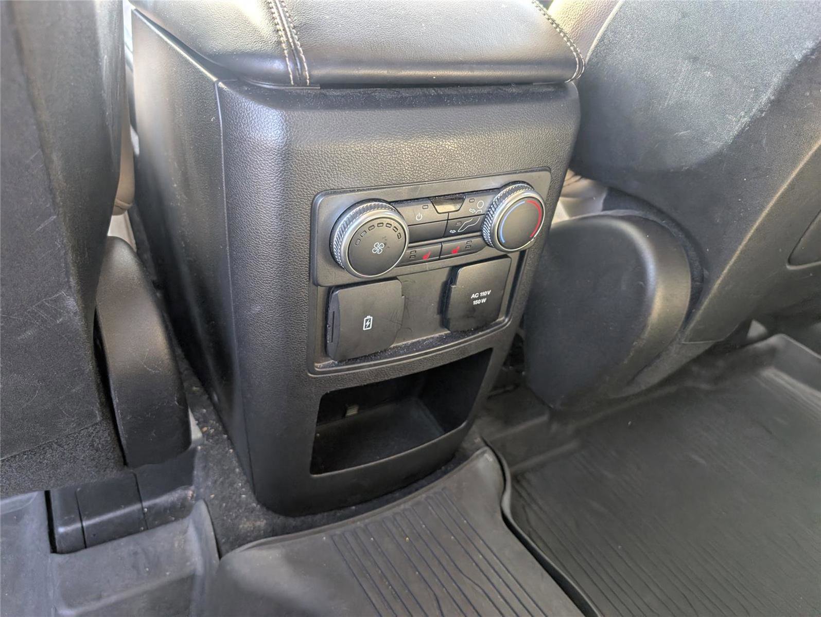 Used 2020 Ford Explorer Limited image 29