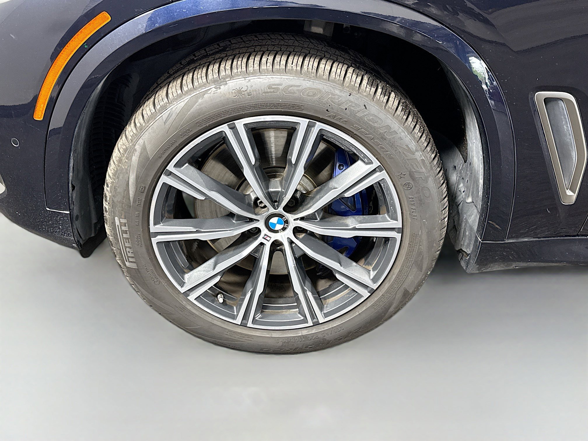 Used 2020 BMW X5 M50i w/ Premium Package image 38