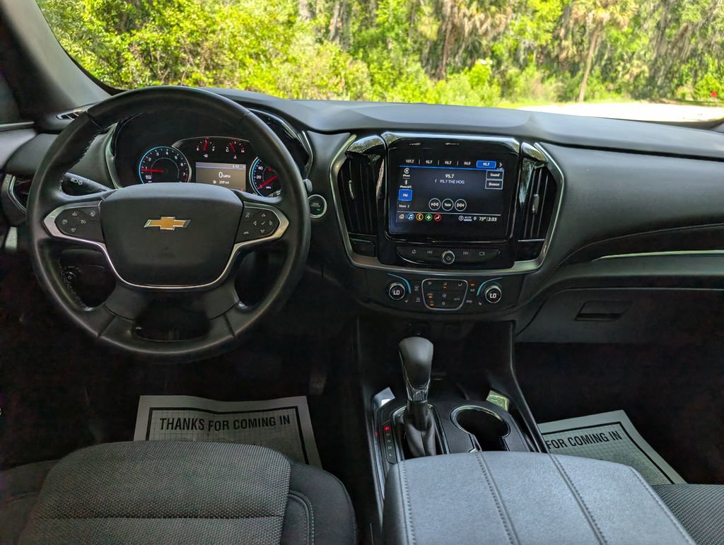 Used 2023 Chevrolet Traverse LT FWD image 13