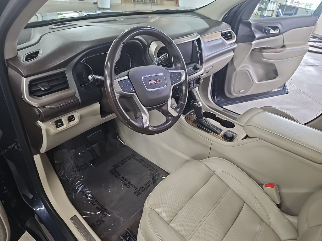 Used 2019 GMC Acadia Denali w/ Technology Package AWD/4WD image 17