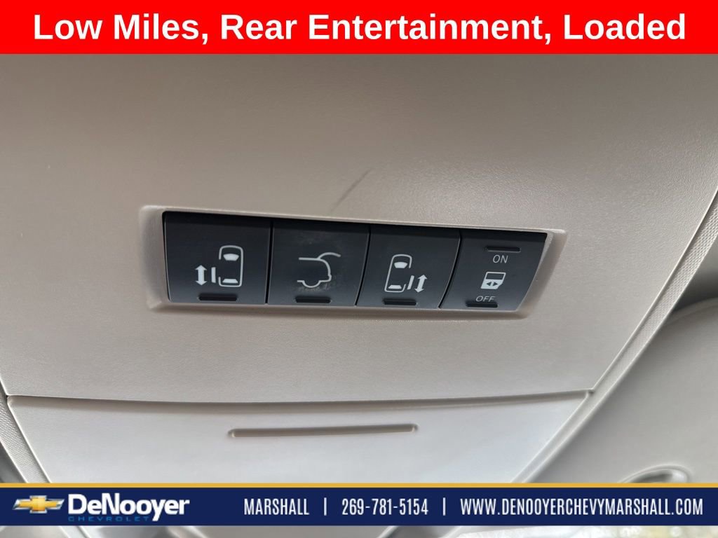 Used 2015 Chrysler Town & Country Touring-L w/ Driver Convenience Group image 20