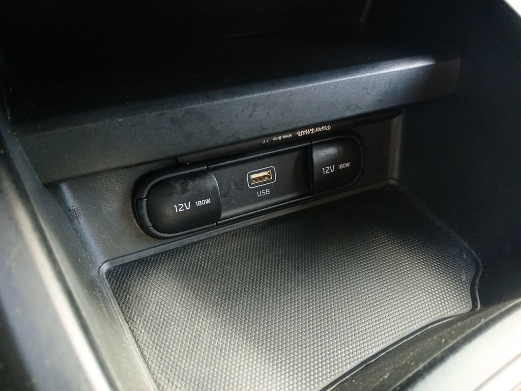 Used 2023 Kia Soul LX w/ LX Technology Package FWD image 38