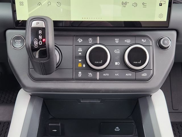 New 2026 Land Rover Defender 110 X-Dynamic SE AWD/4WD image 14