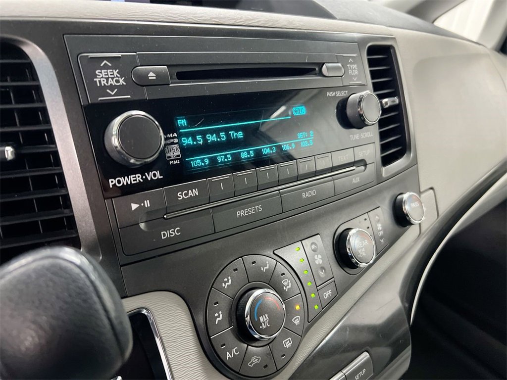 Used 2011 Toyota Sienna LE image 13