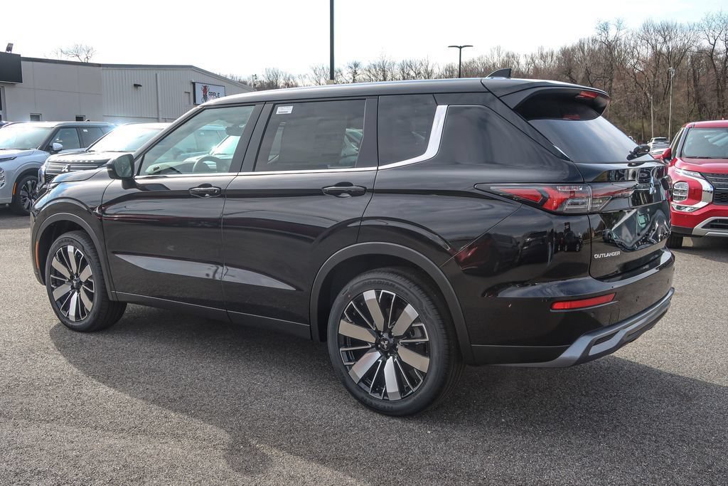 New 2026 Mitsubishi Outlander SE AWD/4WD image 13