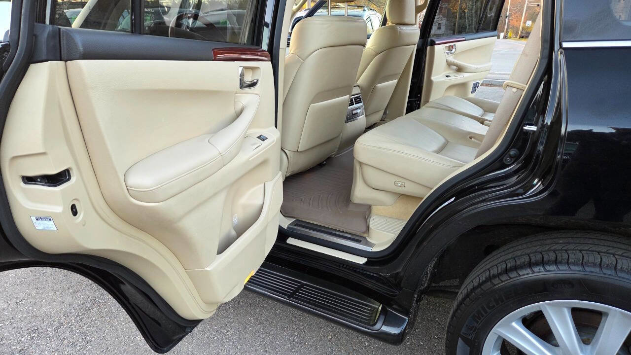 Used 2011 Lexus LX 570 4WD image 30