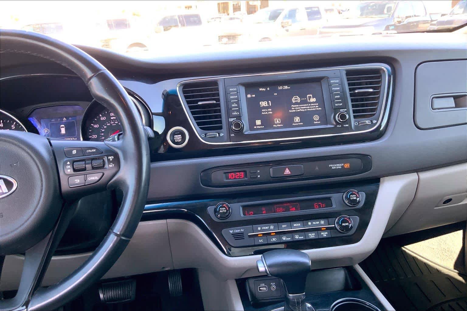 Used 2017 Kia Sedona EX FWD image 7